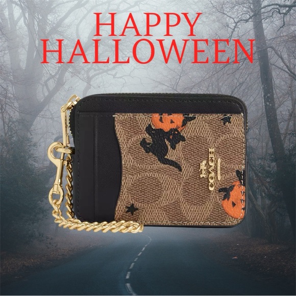 COACH
Zip Card Case In Signature Canvas With Halloween Print 2024 - Picture 4 of 5
